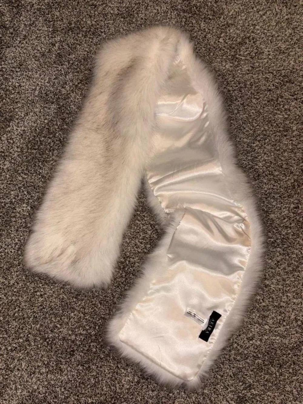 White arctic fox faux fur scarf with satin lining